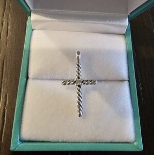 David Yurman Classic Cable Cross Silver And Diamon Pendant.